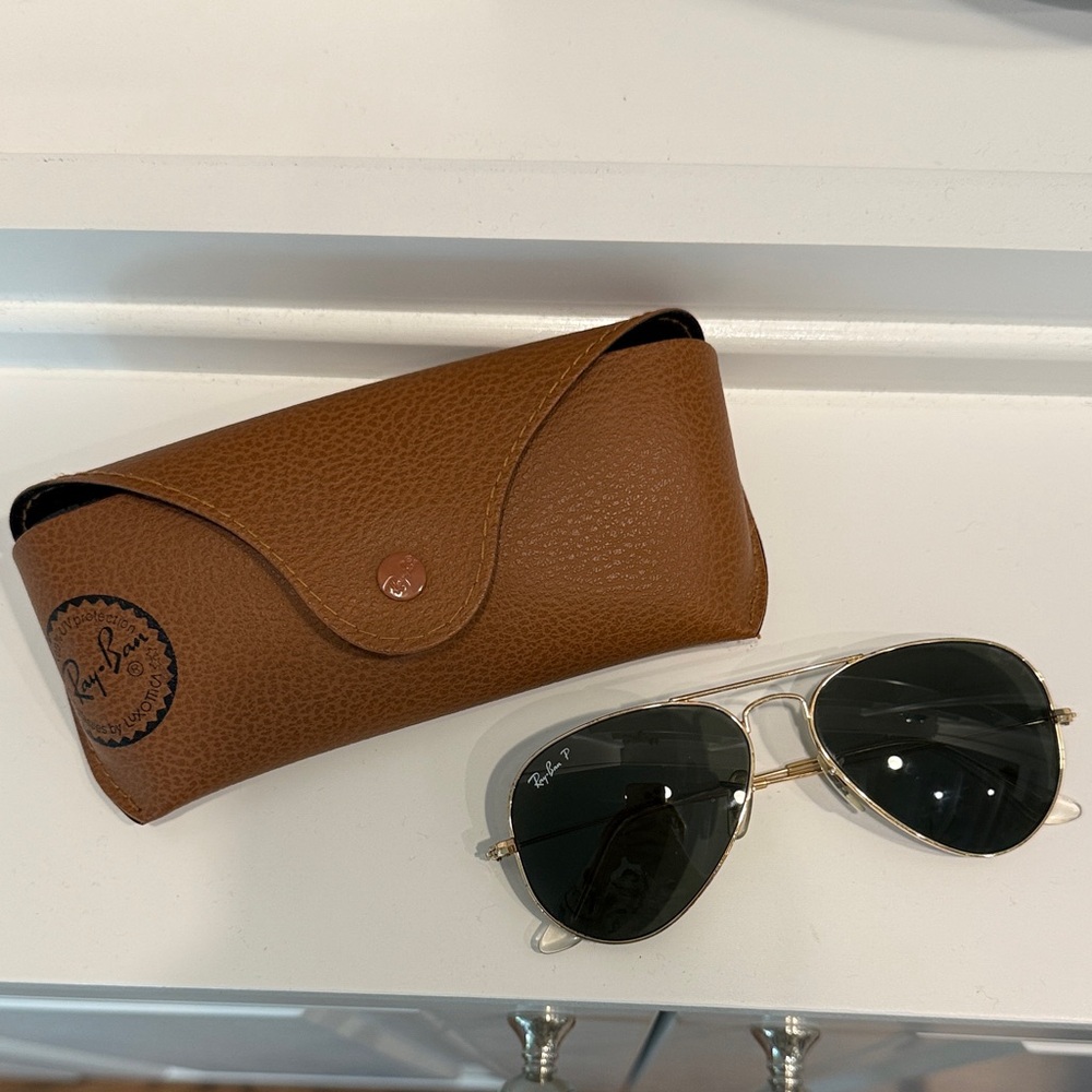 Ray-Ban Aviator Sunglasses with Brown Case and Black Lenses